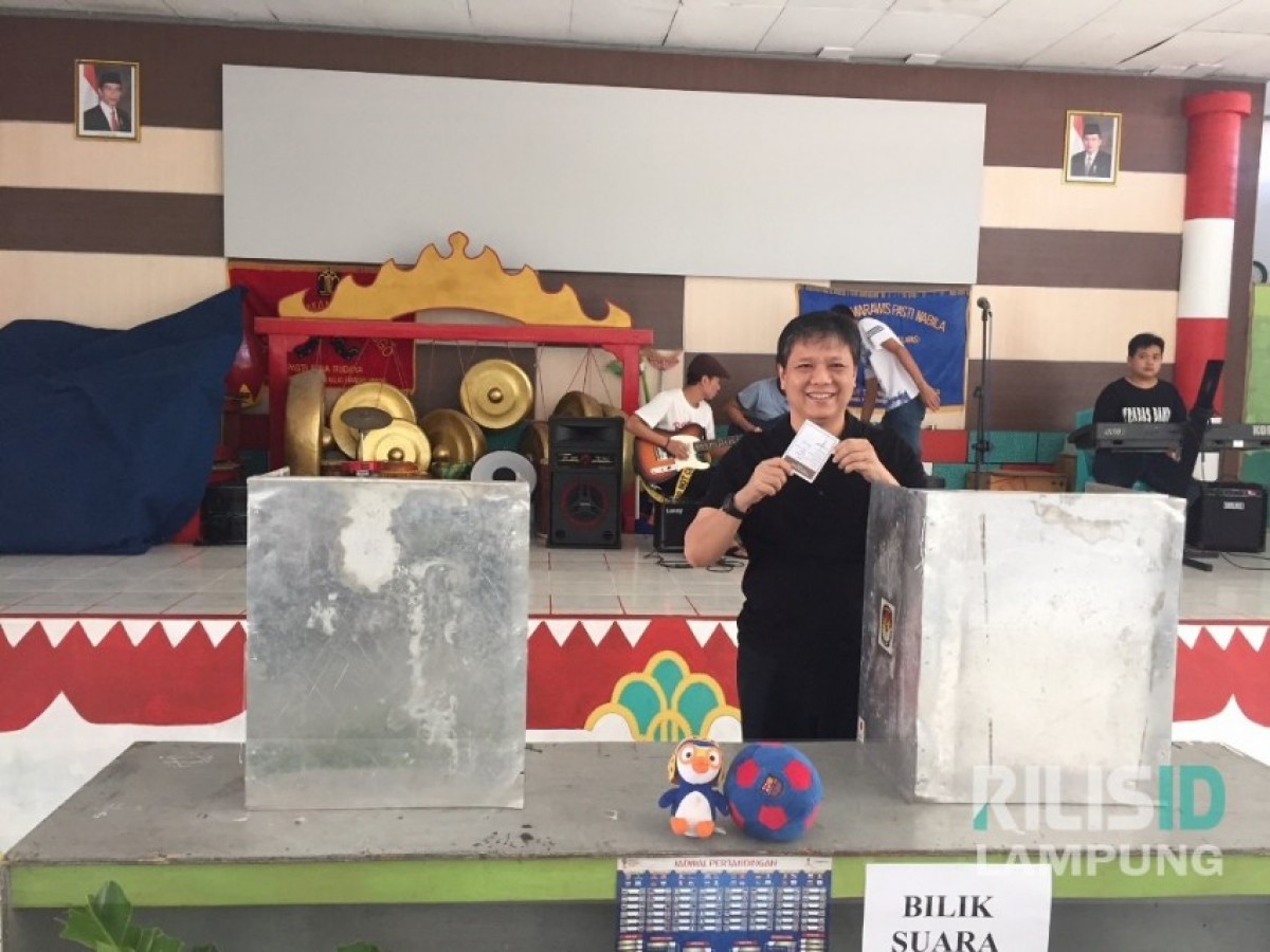 Dua Mantan Bupati Nyoblos di Lapas Rajabasa, Begini Penampakannya