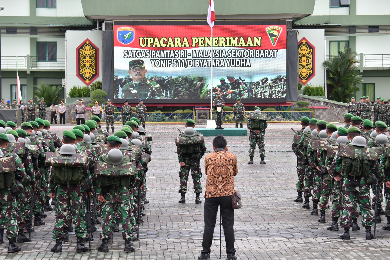 Danlantamal XII Hadiri Gelar Upacara Satgas Pamtas RI-Malaysia dI Makodam XII/TPR