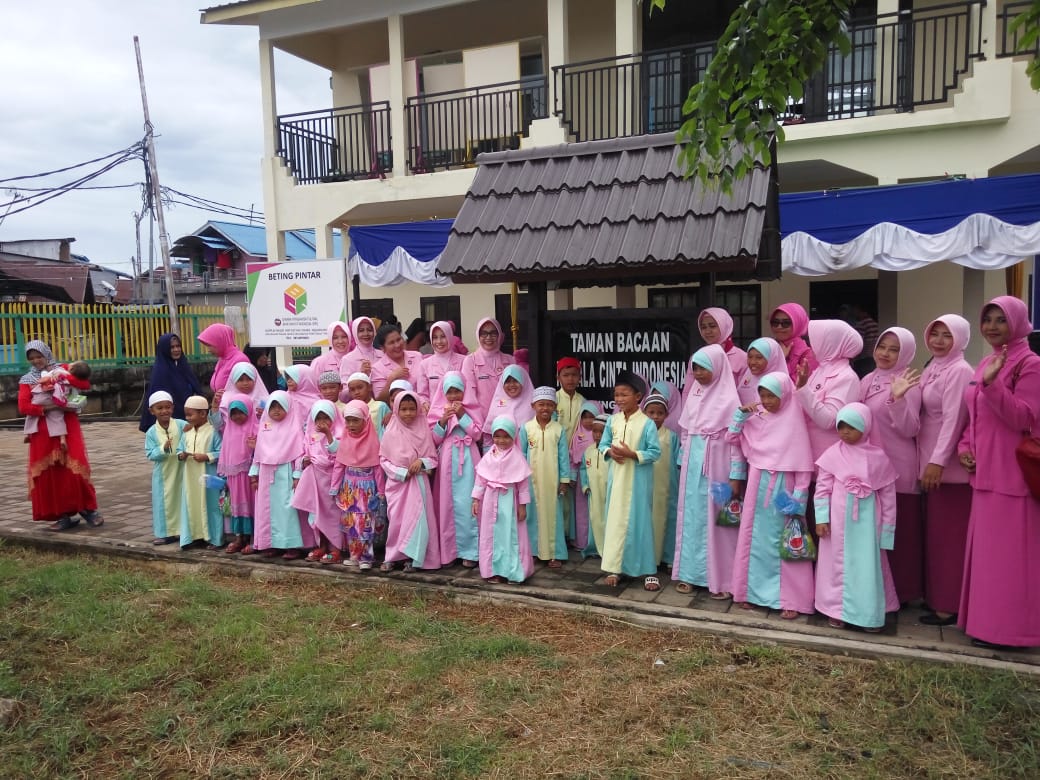 Ketua Korpri Polri Ibu Niken Arief Kunjungi Taman Baca Kemala Cinta Indonesia Pontianak