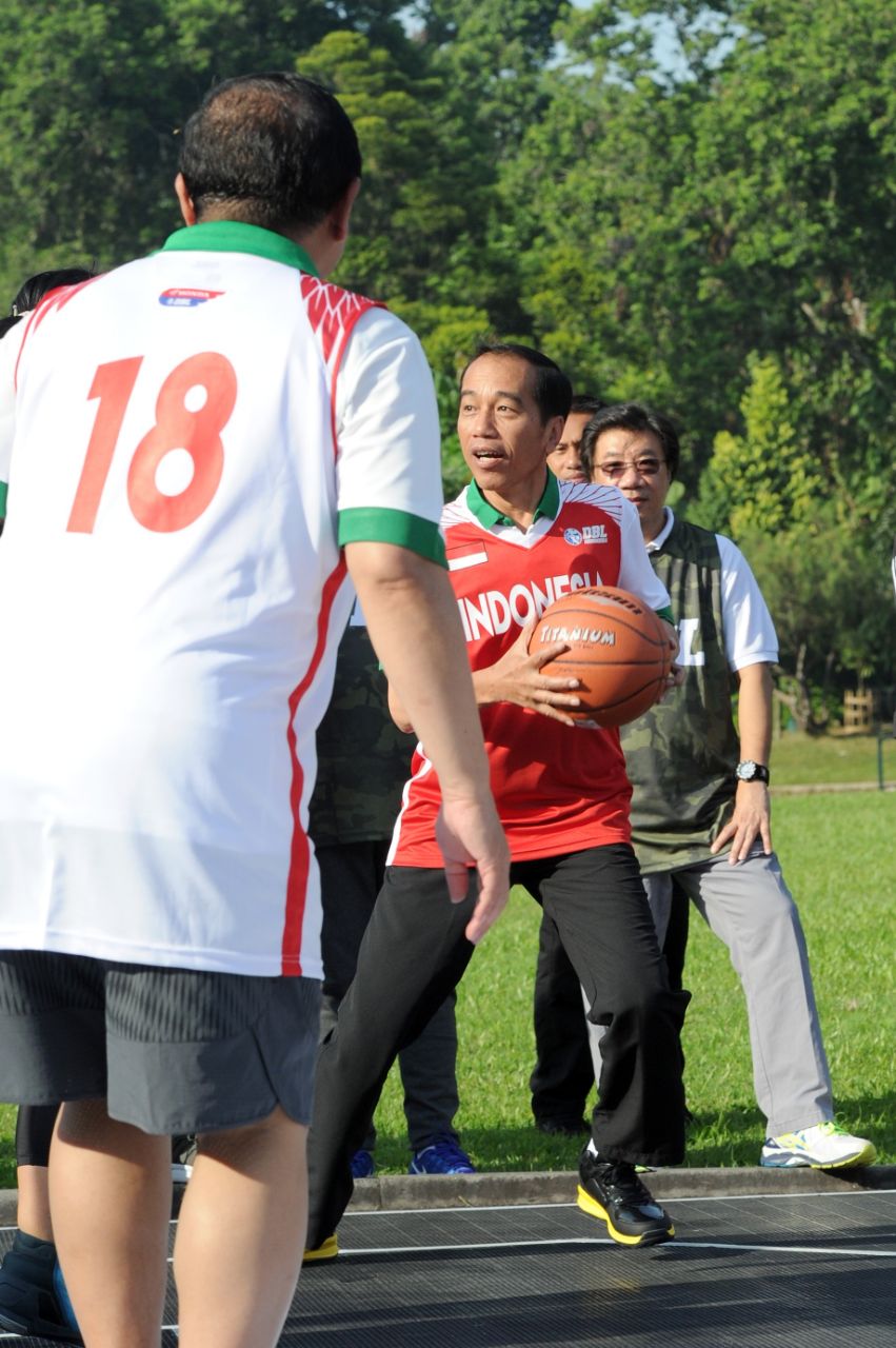 Presiden Main Basket dengan Pemain DBL