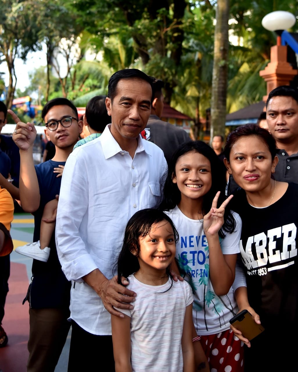 Saat Presiden Ajak Cucu Ngabuburit ke Dufan