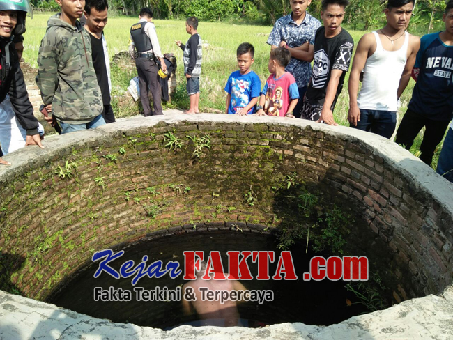 Warga Perumnas Way Halim Bandarlampung Di Temukan Tewas Di Dalam Sumur