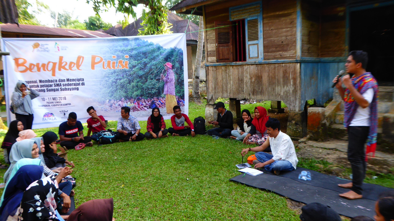 Menggali Tradisi Menulis Dalam Bengkel Puisi Bersama Rumah Sunting