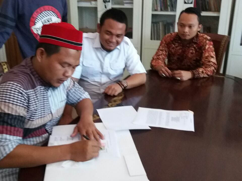 Wahrul Fauzi Dampingi Aliansi Wartawan Laporkan Direktur Rakata Institute