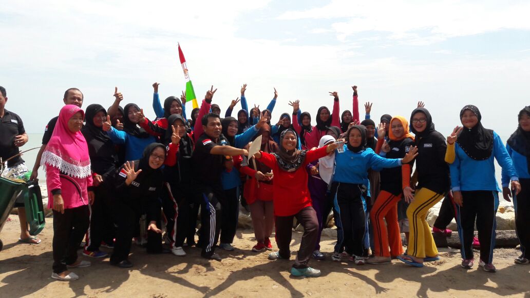 Bersama Aanggota DPR RI Forwata Riau Gelar Aksi Peduli Pantai Rupat Utara