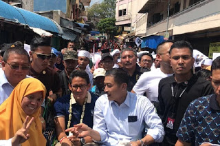 Sandiaga Uno Sapa Para Pedagang  di Pasar Salatiga