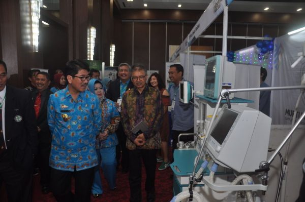 Plt. Sekdaprov Hamartoni Buka Seminar “Perumahsakitan dan Hospital Fair 2018”