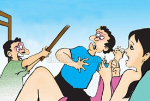 Selingkuh dengan Stafnya Kades Perempuan Digerebek Suami Sedang Bugilria di Rumah Tetangga Desa