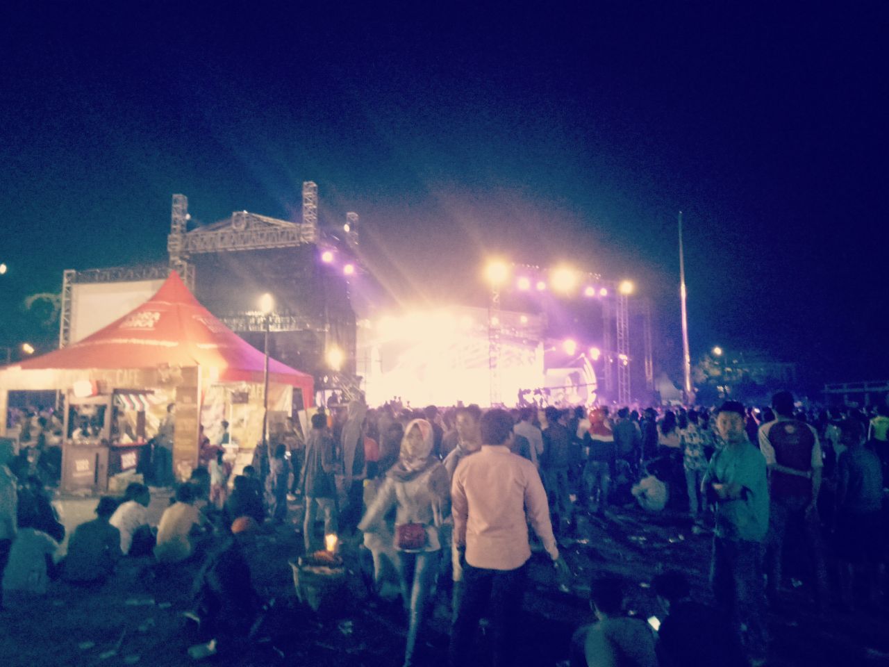 Parkir Sembarang Diacara Konser, Banyak Ban Kendaraan Kempes