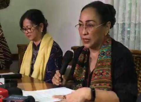Penulis Puisi Ibu Indonesia Sukmawati Soekarnoputri Akhirnya Meminta Maaf