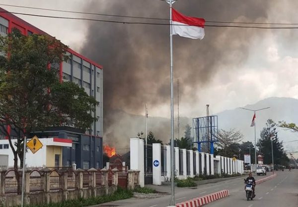 Korban Kerusuhan Wamena 32 Orang, Satu Dokter Dibakar?