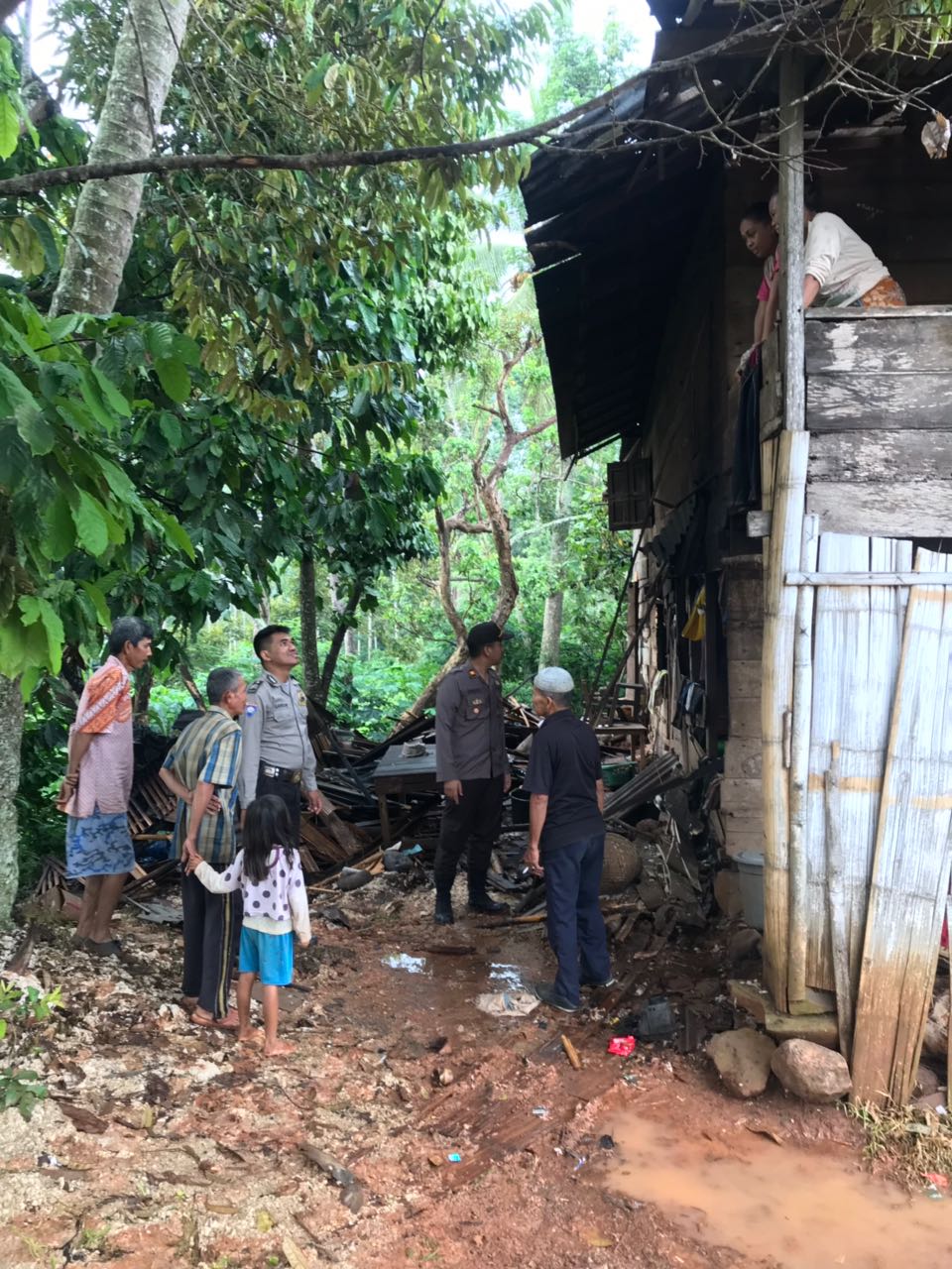 Porles Tanggamus Tinjau Lokasi Pemukiman Dirusak Kawanan Gajah