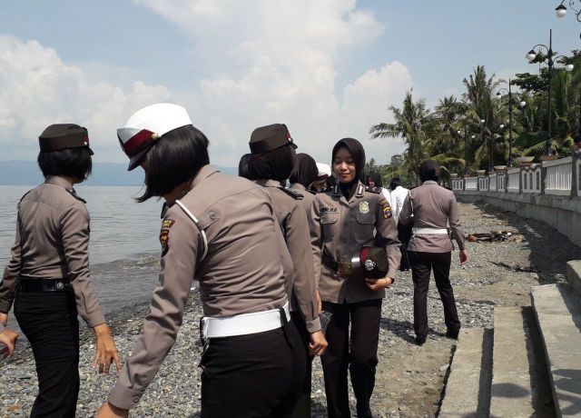 Hari Kartini 2018, Kegiatan Polwan Polres Tanggamus Dipusatkan di RTH Pantai Muara Indah, Ada Apa ?