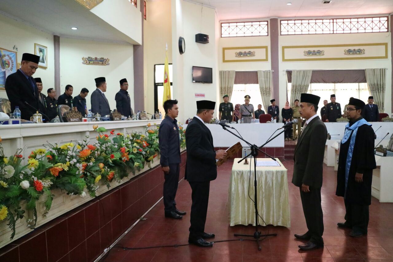 Ucap Sumpah PAW Serta LKPj di Rapat Paripurna DPRD Tanggamus