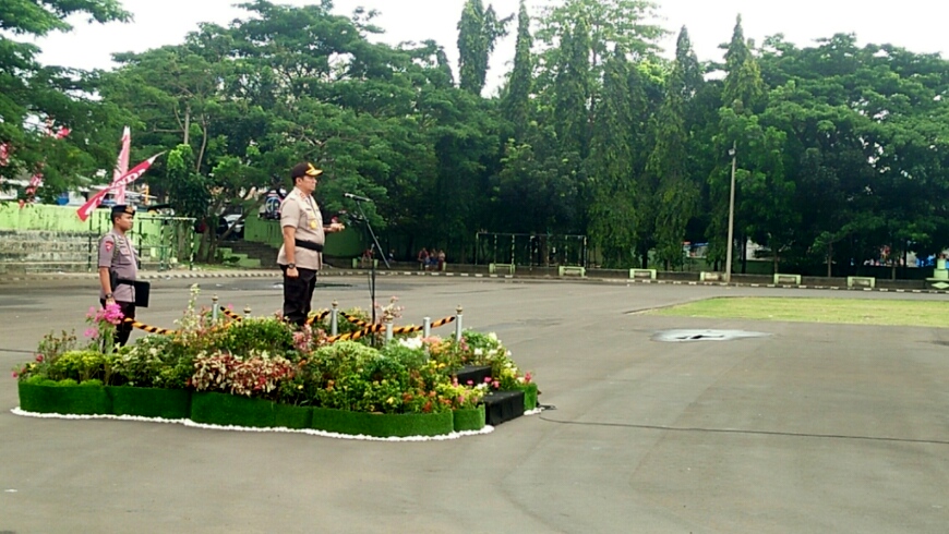 Kapolda Lampung Pimpin Gelar Pasukan Operasi Mantab Brata Dan Deklarasikan Pileg Damai