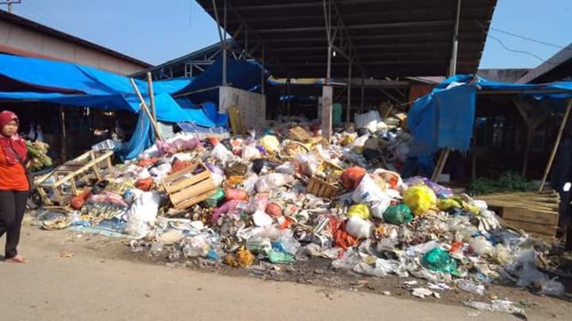Sampah Pasar Menggunung Dinas Berdalih Butuh Armada Baru