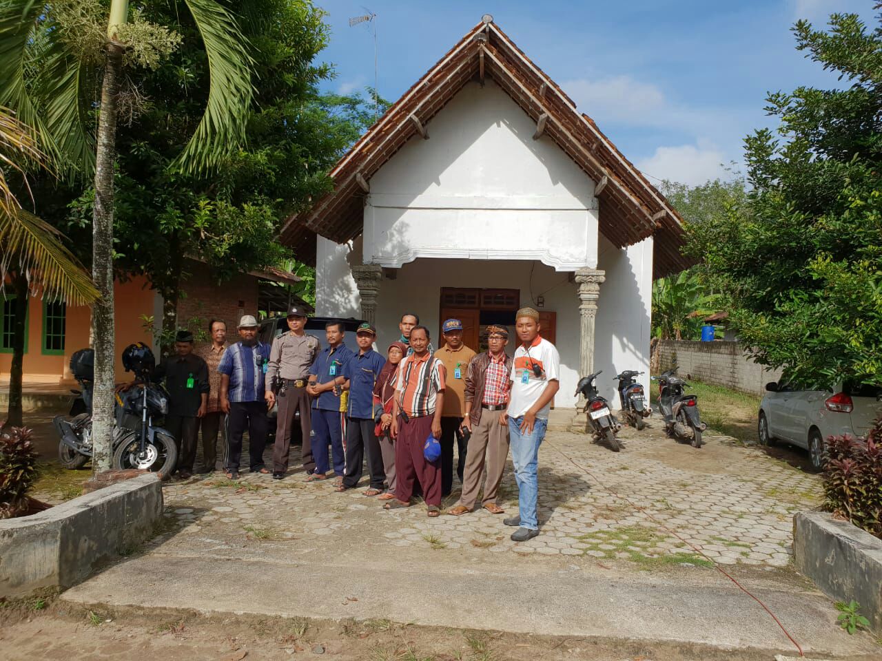 Kapolsek Melalui Bhabinkamtibmas Tubaba Bersama Tokoh Agama Amankan Jalannya Ibadah Umat Nasrani