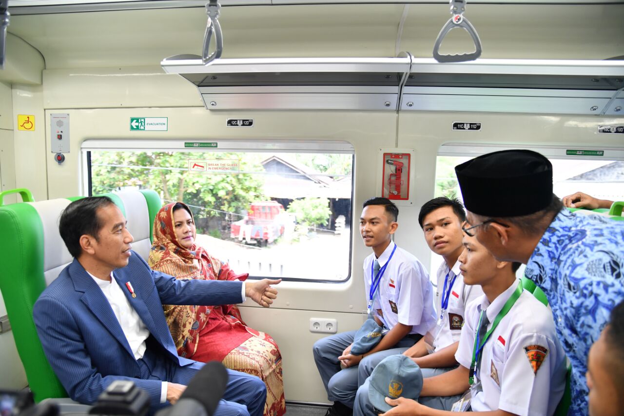 Kereta Bandara Ketiga di Indonesia Diresmikan Presiden