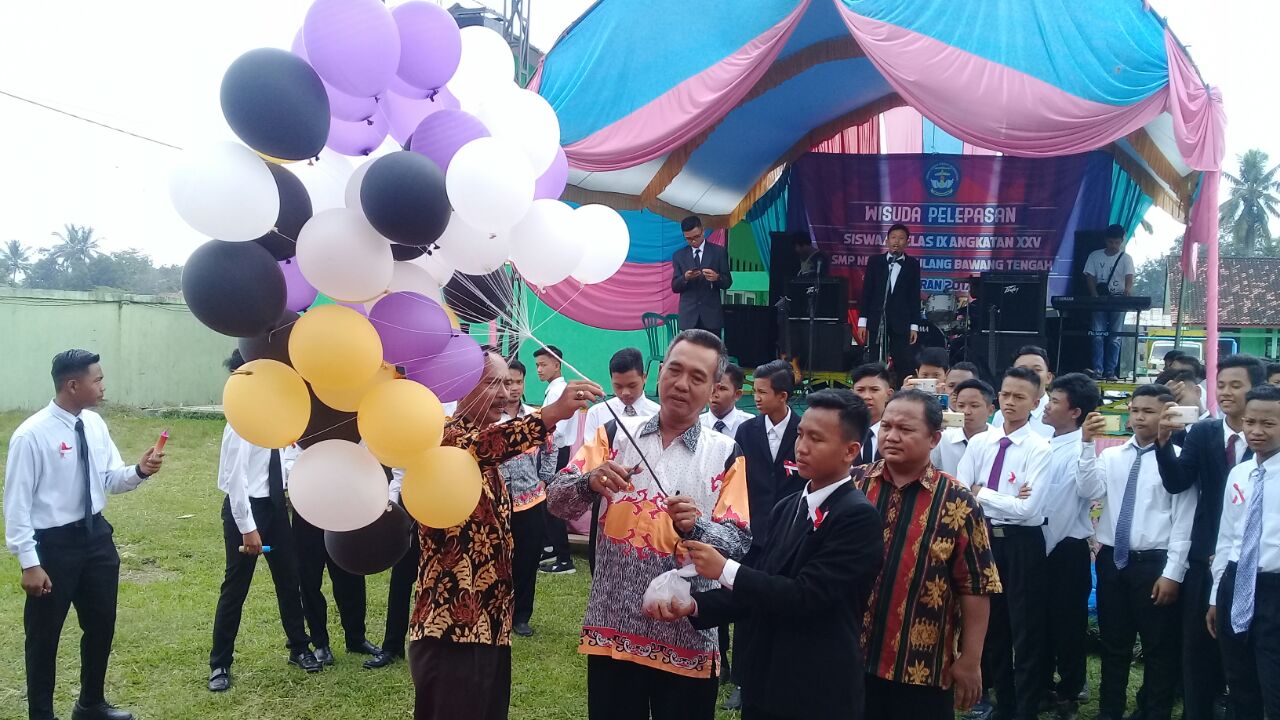 Acara Perpisahan Siswa/i Angkatan XXV SMPN 4 di Akhiri Pelepasan Balon