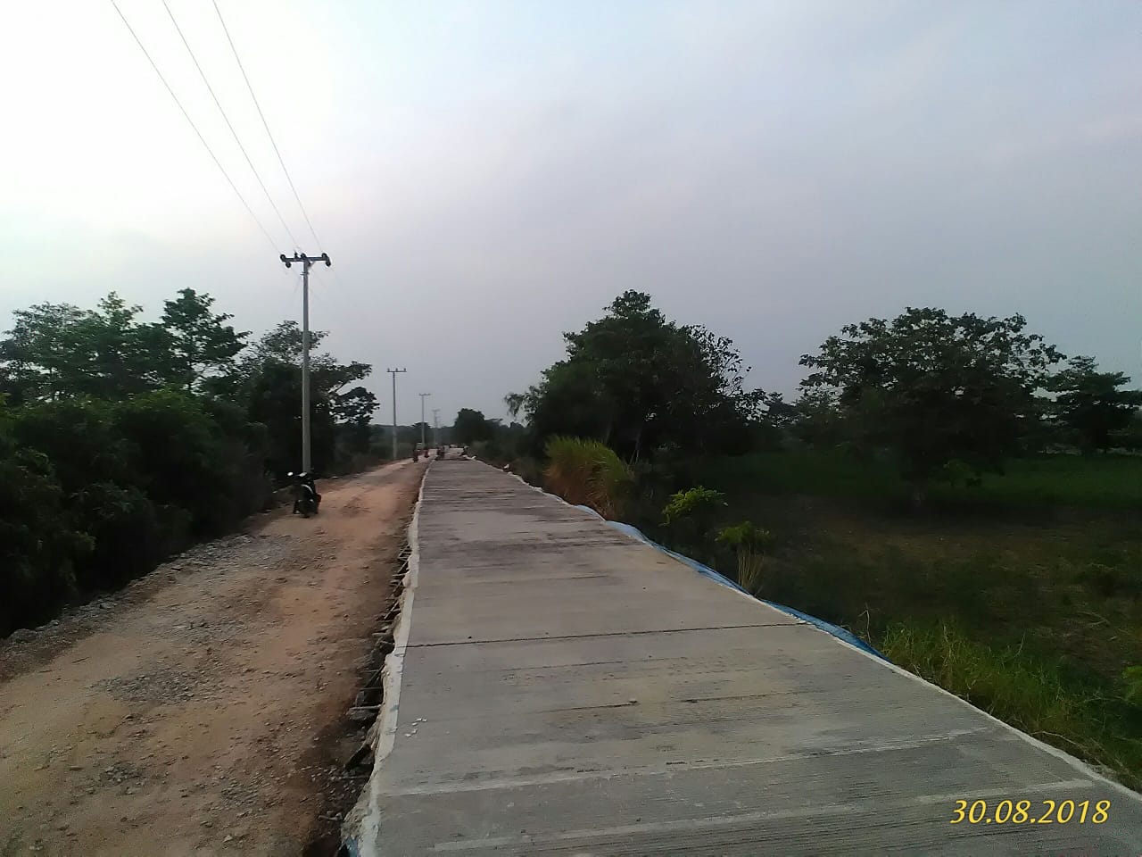 Pekerjaan Jalan Rigit Beton Provinsi Lampung Di Tiyuh Penumangan Diduga Asal Jadi