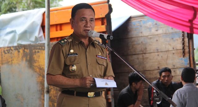 Mad Hasnurin Pimpin Sertijab Camat Sumber Jaya