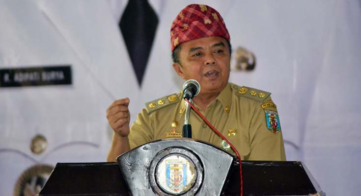 Wakil Bupati Way Kanan Ikut Evakuasi ibu Melahirkan Di Lokasi Banjir