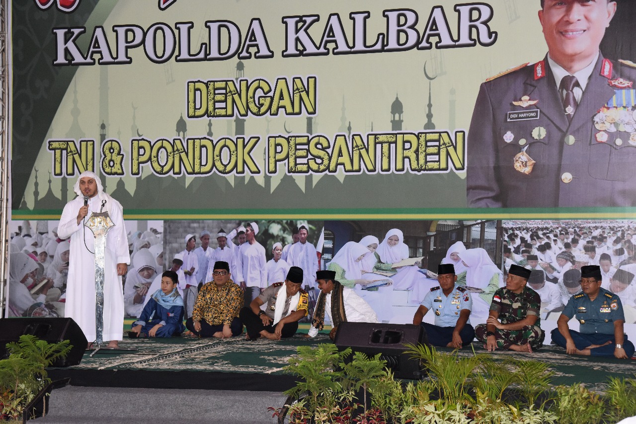 TNI-Polri Dan Santri Buka Puasa Bareng Kapolda Kalimantan Barat