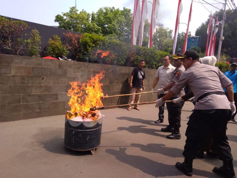 Polres Metro Jakarta Barat Musnahkan Narkokoba R 20 Miliar
