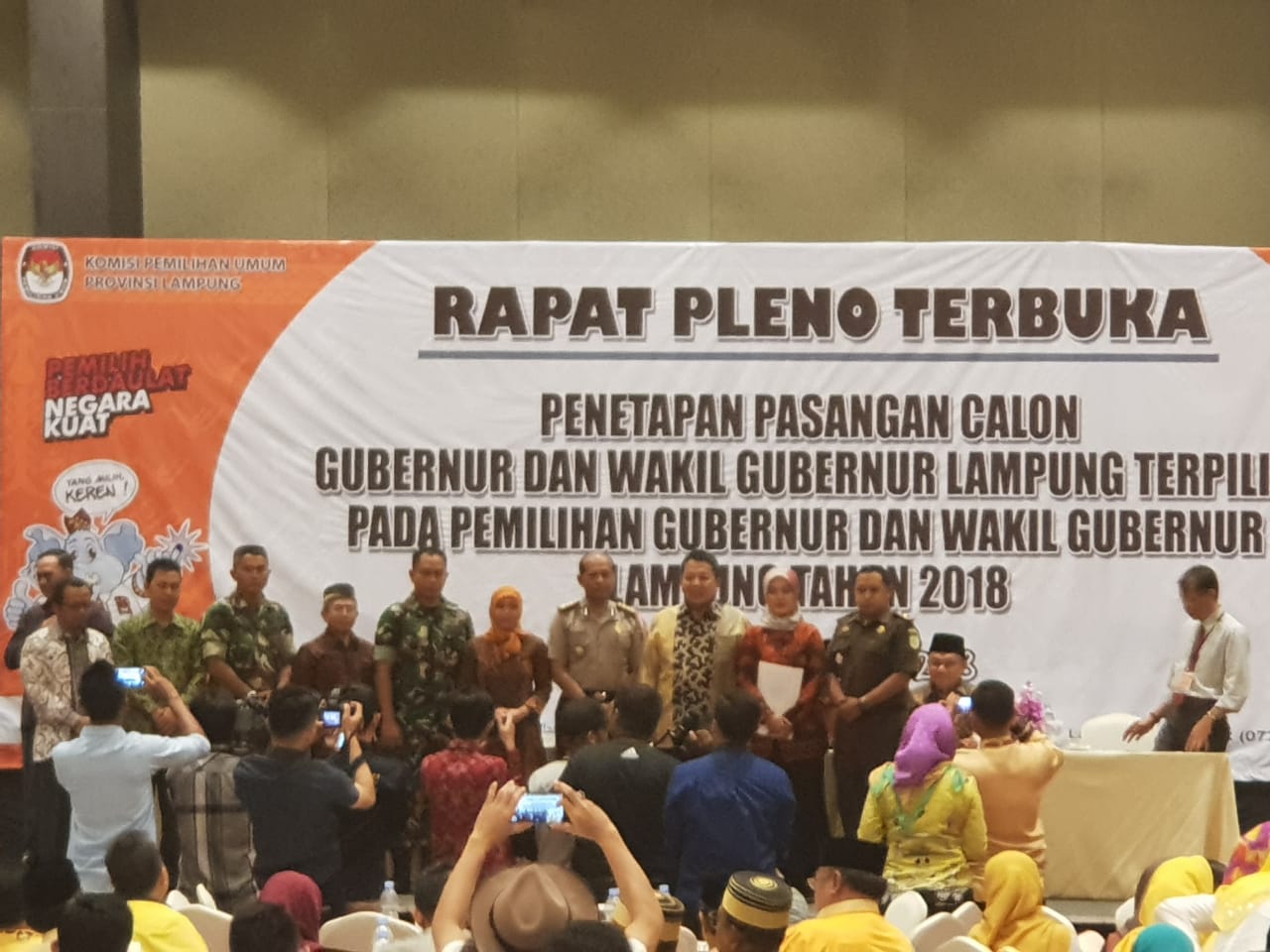 Gubernur dan Tiga Cagub Lampung Absen Pleno Penetapan KPU