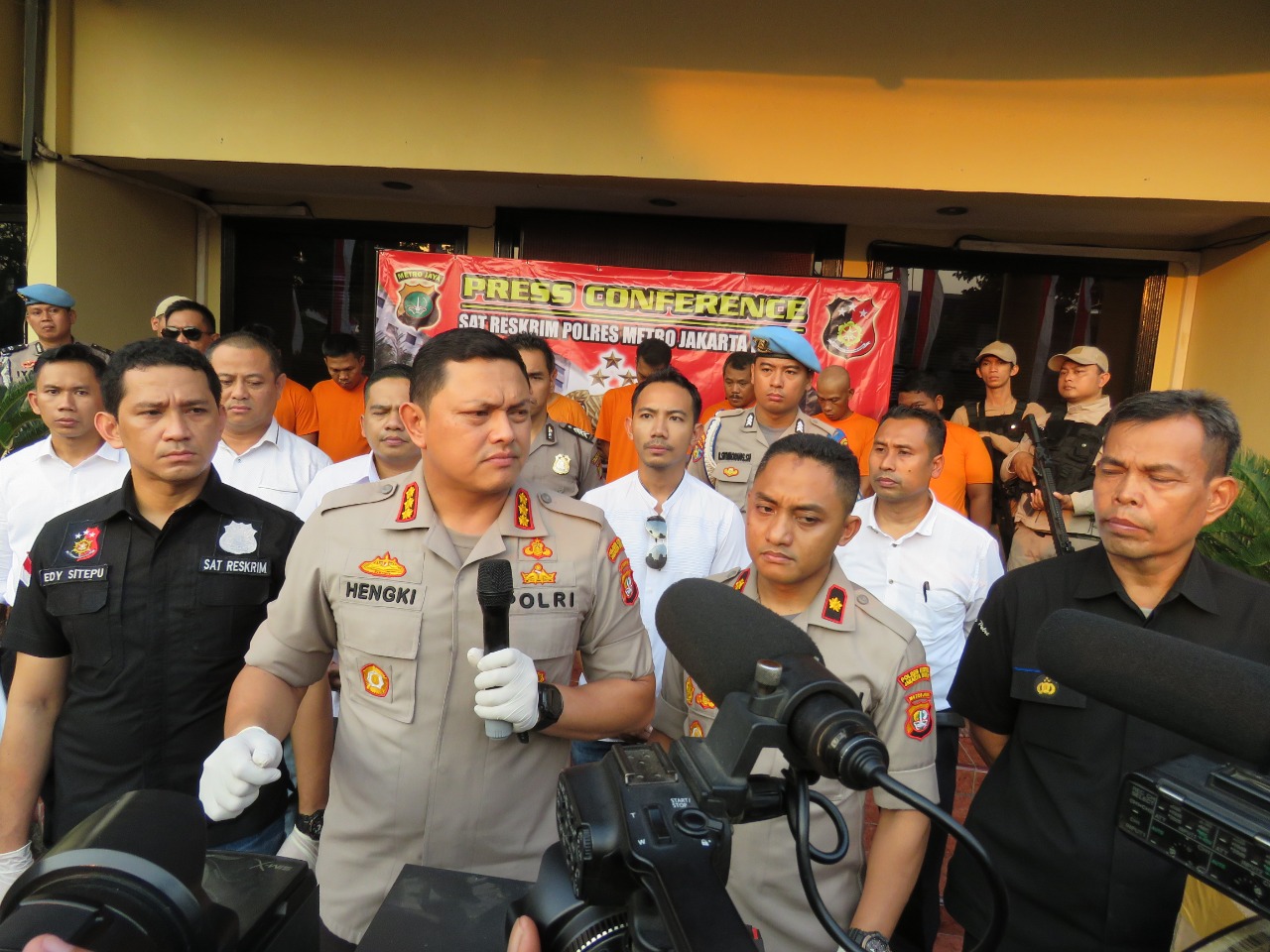 Preman Berkedok Security Resahakan Komplek 1000 Ruko Digulung Polres Metro Jakbar