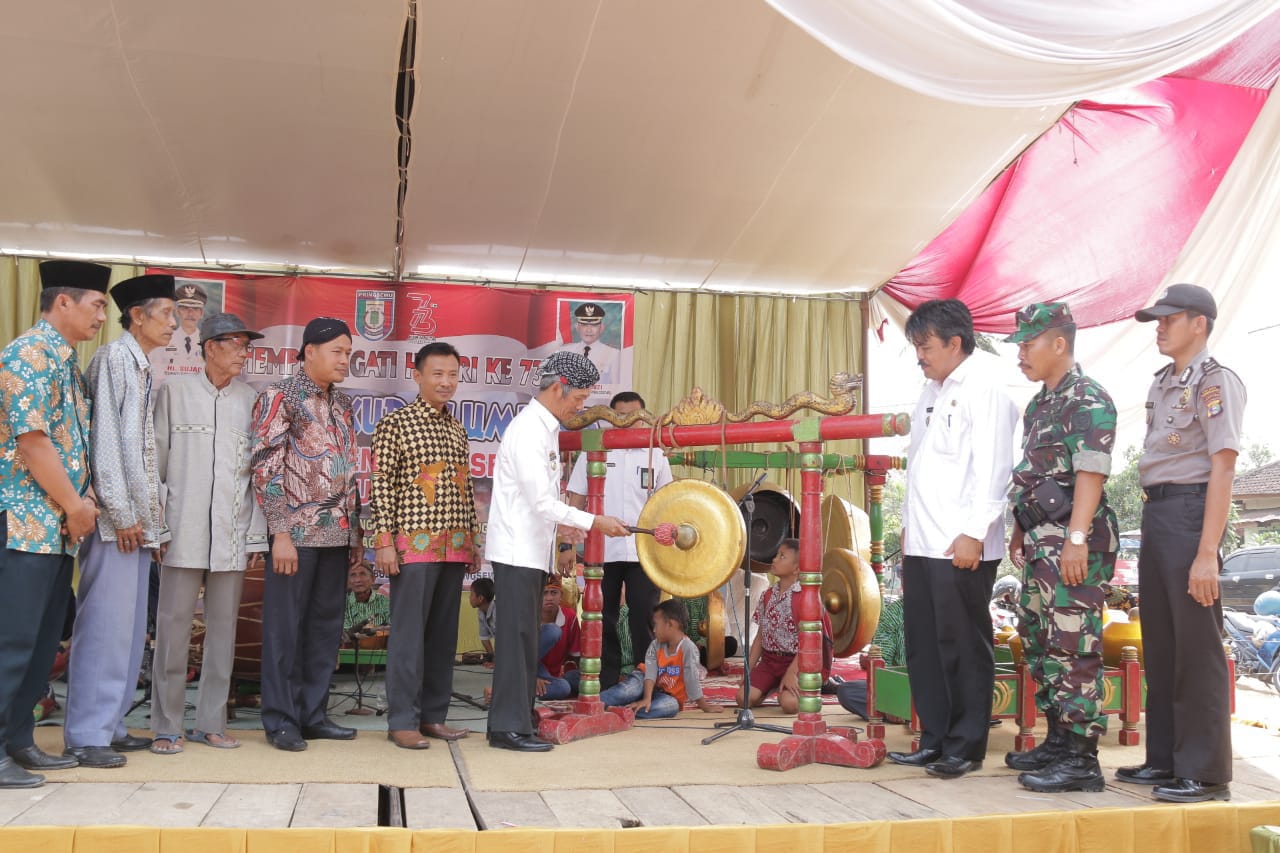 Sujadi Buka Festival Kuda Lumping Tingkat Kabupaten Pringsewu 2018