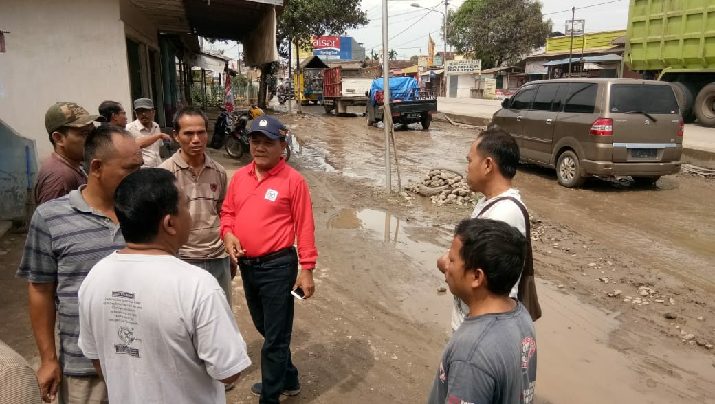 Anggota DPD RI Prihatin dengan Lambatnya Pengerasan Jalan Di Yukum Jaya