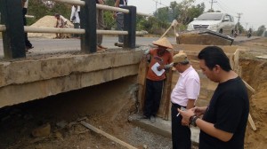 Wabup Lamteng Tinjau Pelebaran Jembatan di Lingkar Barat