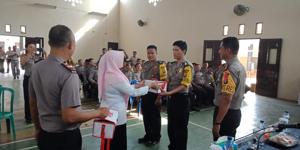 Diskes Lampura Beri Pelatihan P3K Pada 125 Personel Bhabinkamtibmas