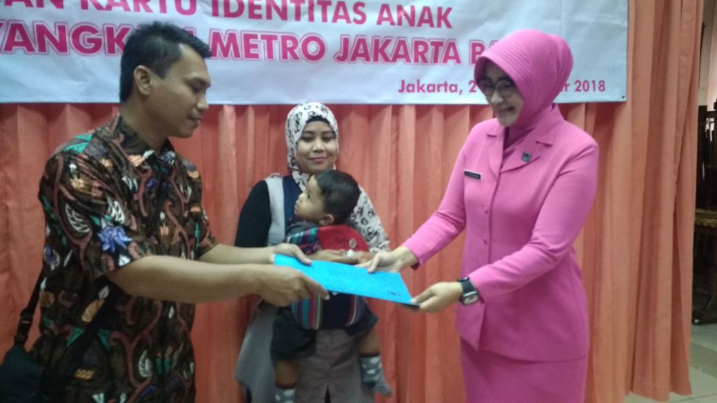 Ketua Bhayangkari Polres Metro Jakarta Barat Rayakan HUT Bhayangkari Ke 66 di Puskesmas