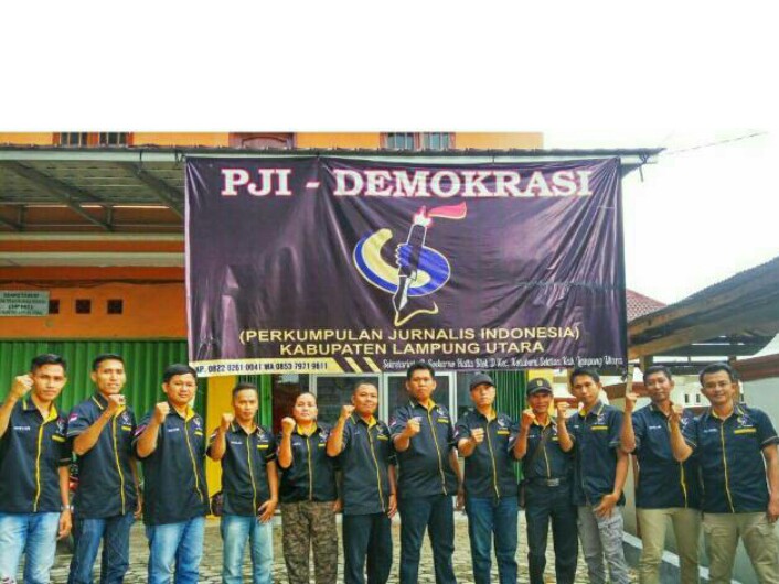 ‘Pray for Sulteng’, DPC PJI – Demokrasi Lampura Gelar Nobar Film G 30 S/PKI dan Galang Dana