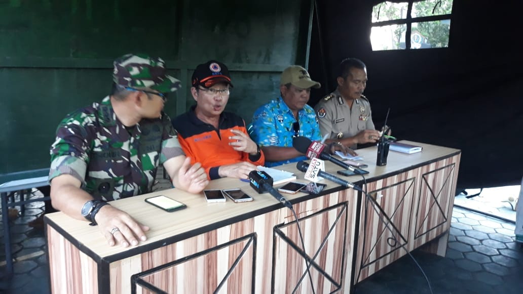 Press Confrence Kepala BNPN Pusat. Williem P. Bersama Satgas Tanggap Darurat Bencana Tsunami Sulawesi Tengah