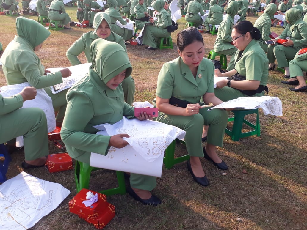 Ketua Persit Cabang XV Kodim 0501/JP BS, Batik Warisan Leluhur Yang Mendapat Pengakuan Dunia