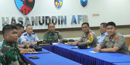 Tanggap Bencana Palu, Wakapolda Sulsel Rapat Bersama Pangdam Dan Pangkoopsau