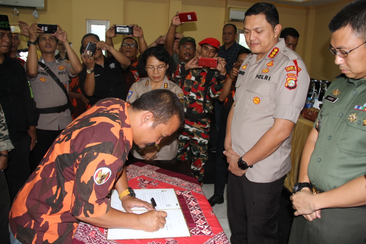 Gandeng Ormas, Polres Jakbar Bersama Tiga Pilar Deklarasikan Pemilu Damai