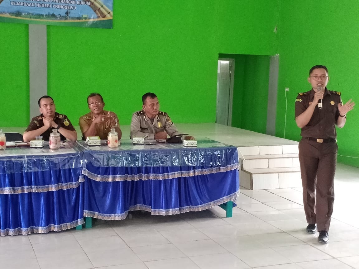 Kapolsubsektor Pagelaran Utara Polres Tanggamus Hadiri Kegiatan Jaksa Masuk (JMD)