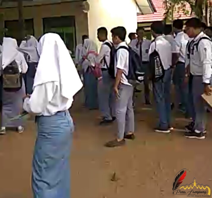 Belum Bayar Rp50 Ribu, Puluhan Pelajar SMA Negeri 2 Tulang Bawang Nyaris Tak Boleh Ikut Ulangan
