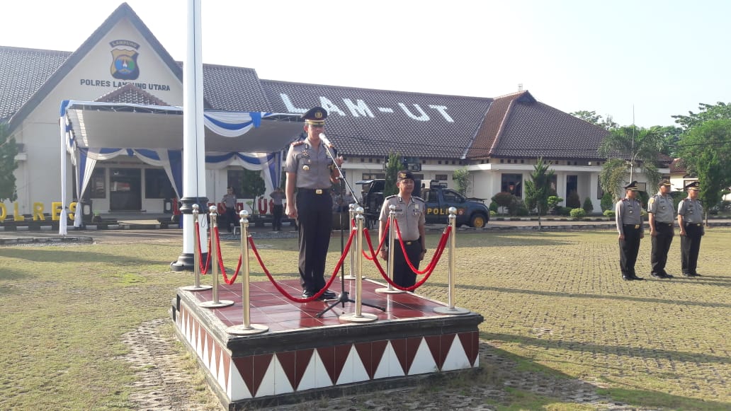 Kapolres Lampung Utara Pimpin Upacara Korp Raport Kenaikan Pangkat Penghargaan