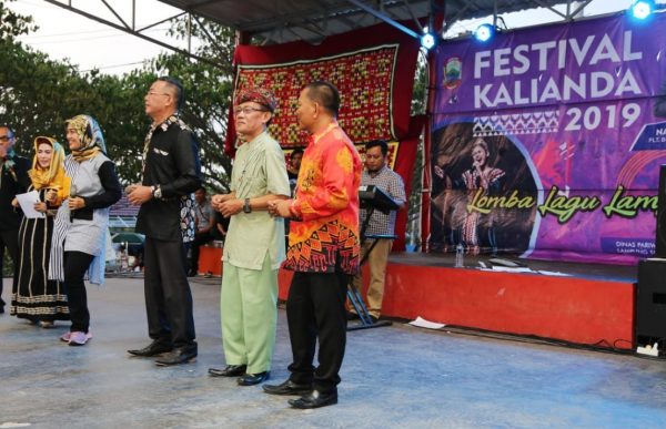 Hadiri Lomba Lagu Pop Daerah Lampung, Nunik Sumbang Lagu Tanah Lado