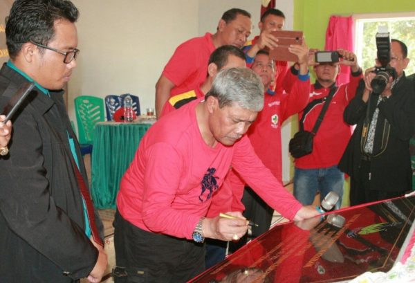 Bupati Loekman Hadiri HUT Ke-50 GKSBS Seputih Mataram