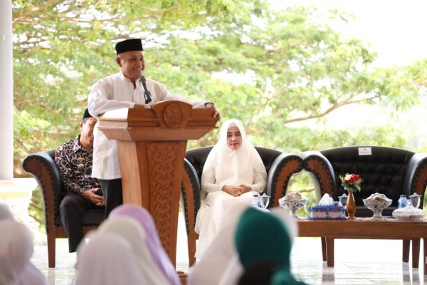 Plt. Bupati Lamsel Nanang Ermanto Akan Berangkat ke Tanah Suci Bersama Istri