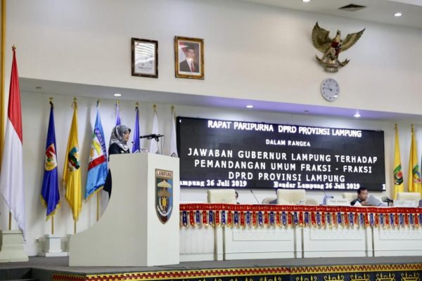 Wagub Nunik Sampaikan Jawaban Atas Pemandangan Umum Fraksi-Fraksi DPRD Provinsi
