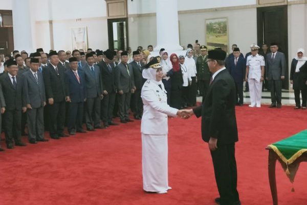 Gubernur Wahidin Halim Lantik Wakil Walikota Cilegon Ratu Ati Marliati