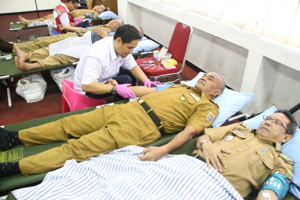 Sambut HUT ke-74 RI, Ratusan ASN Pemprov Lampung Gelar Donor Darah