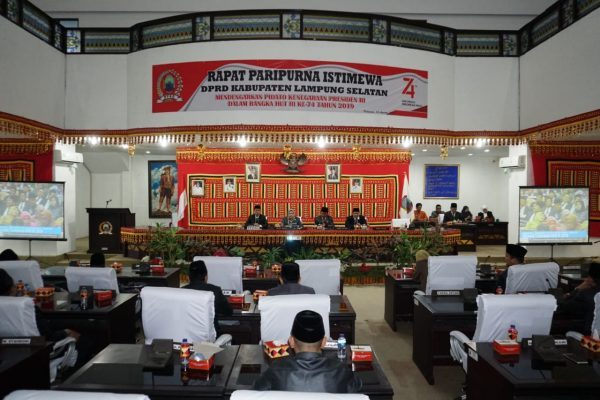 DPRD Lamsel Gelar Rapat Paripurna Istimewa Mendengar Pidato Kenegaraan Presiden RI